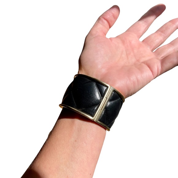 CHANEL Black Quilted Lambskin Leather Cuff Bracelet w/ Pin Side Closure - Picture 4 of 14